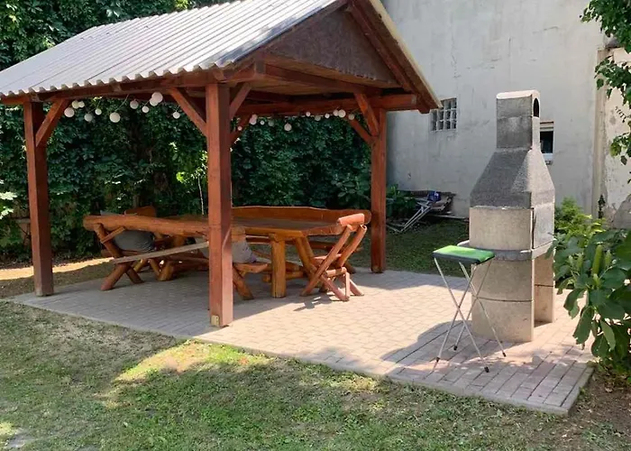 Holdfeny Apartman